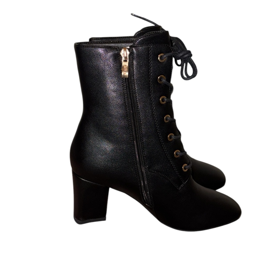 IDIFU Women's size 8 Black Heeled Boots laced up